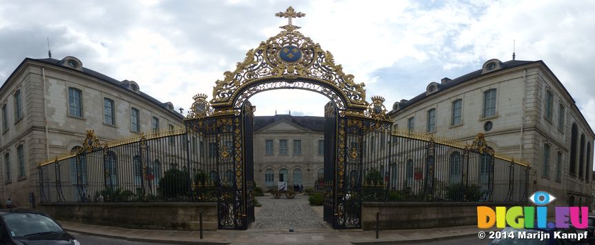 FZ007058-63 Hotel-Dieu-le-Comte in Troyes